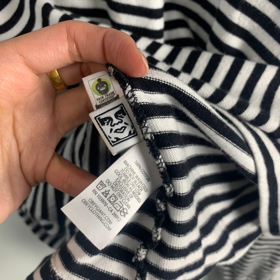 오베이 자수로고 스트라이프 단가라 롱슬리브 상품이미지4