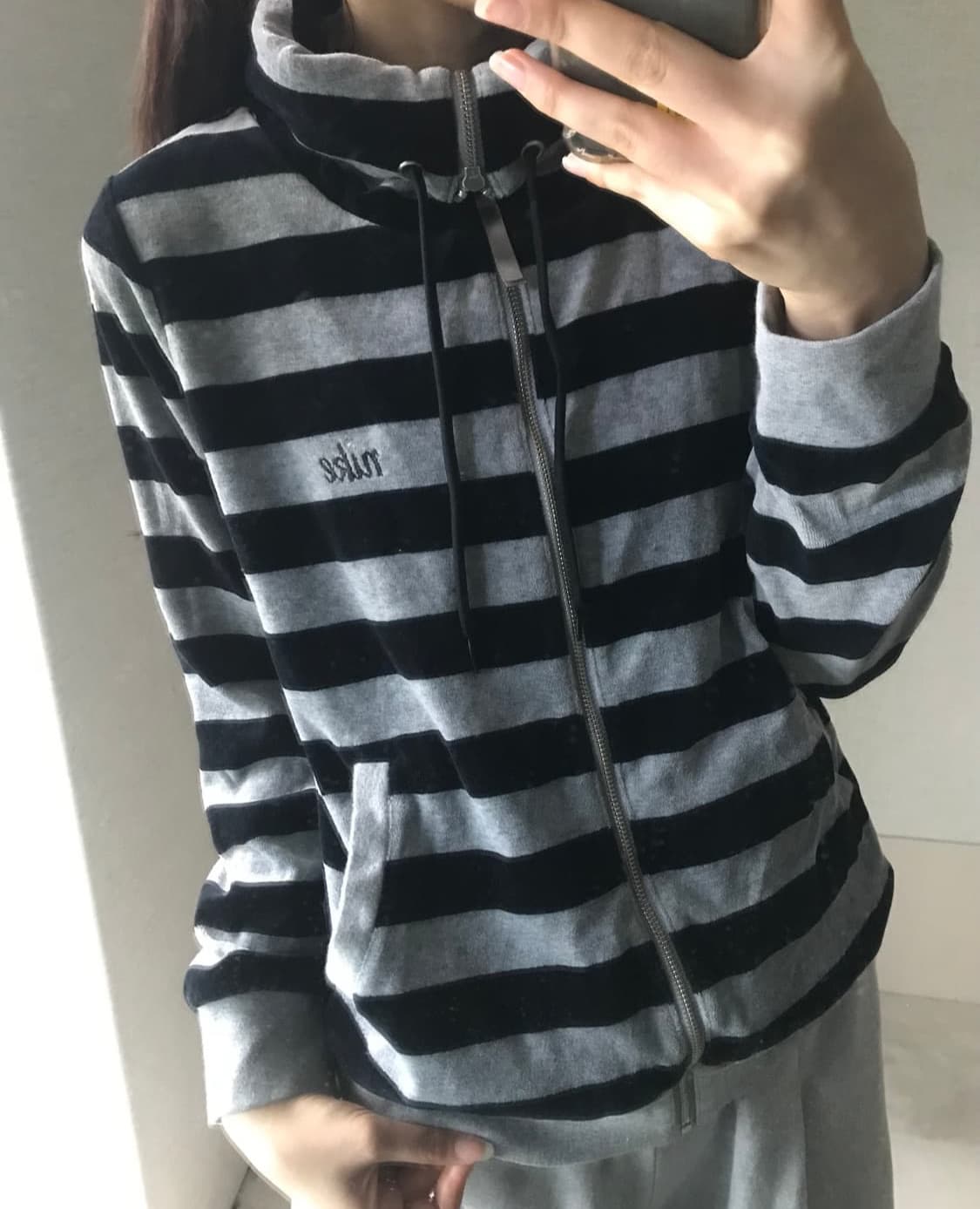 나이키 하이넥 스트라이프 벨벳 집업 상품이미지1