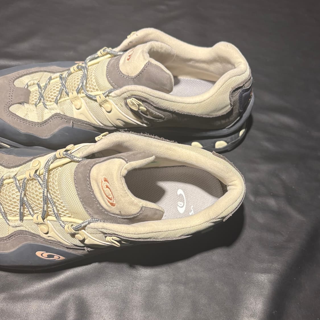 살로몬 트레킹 스니커즈 상품이미지4