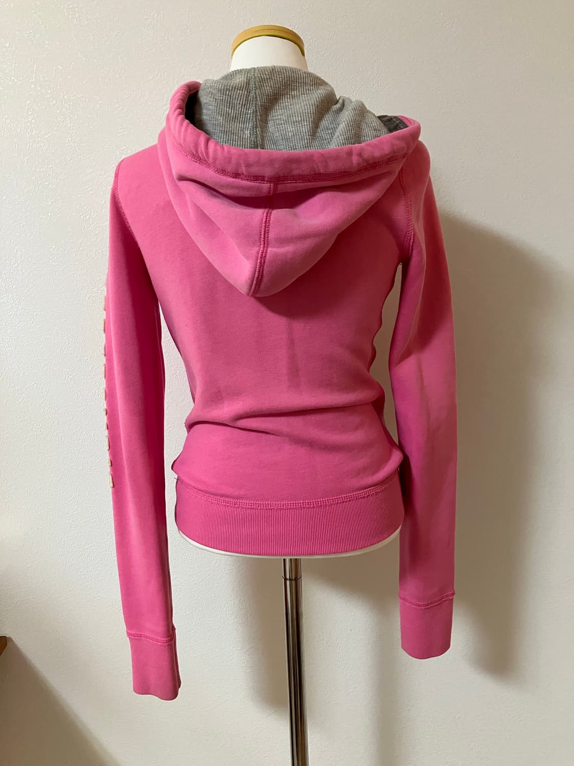 아베크롬비 핑크색 후드집업 y2k 딱붙핏 xs사이즈 상품이미지4