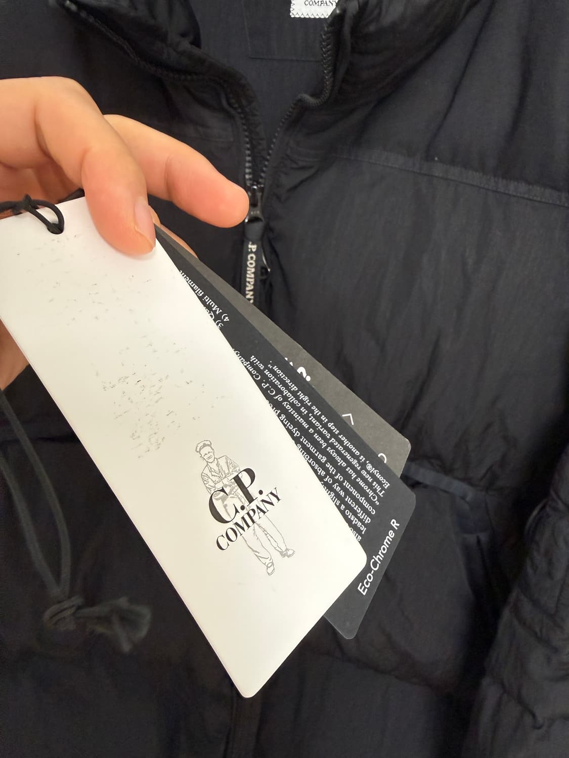 cp컴퍼니 에코 크롬 r 다운 패딩 52사이즈 블랙 상품이미지5