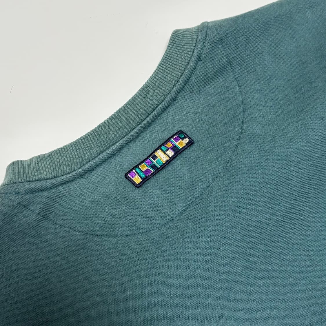 허쉬파피 유틸리티 포켓 맨투맨 상품이미지4