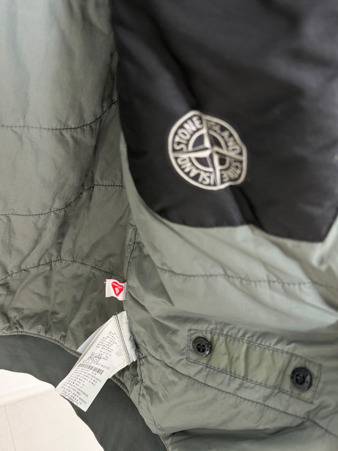 스톤아일랜드 클링클랩스 프리마로프트 카키 XL 상품이미지3