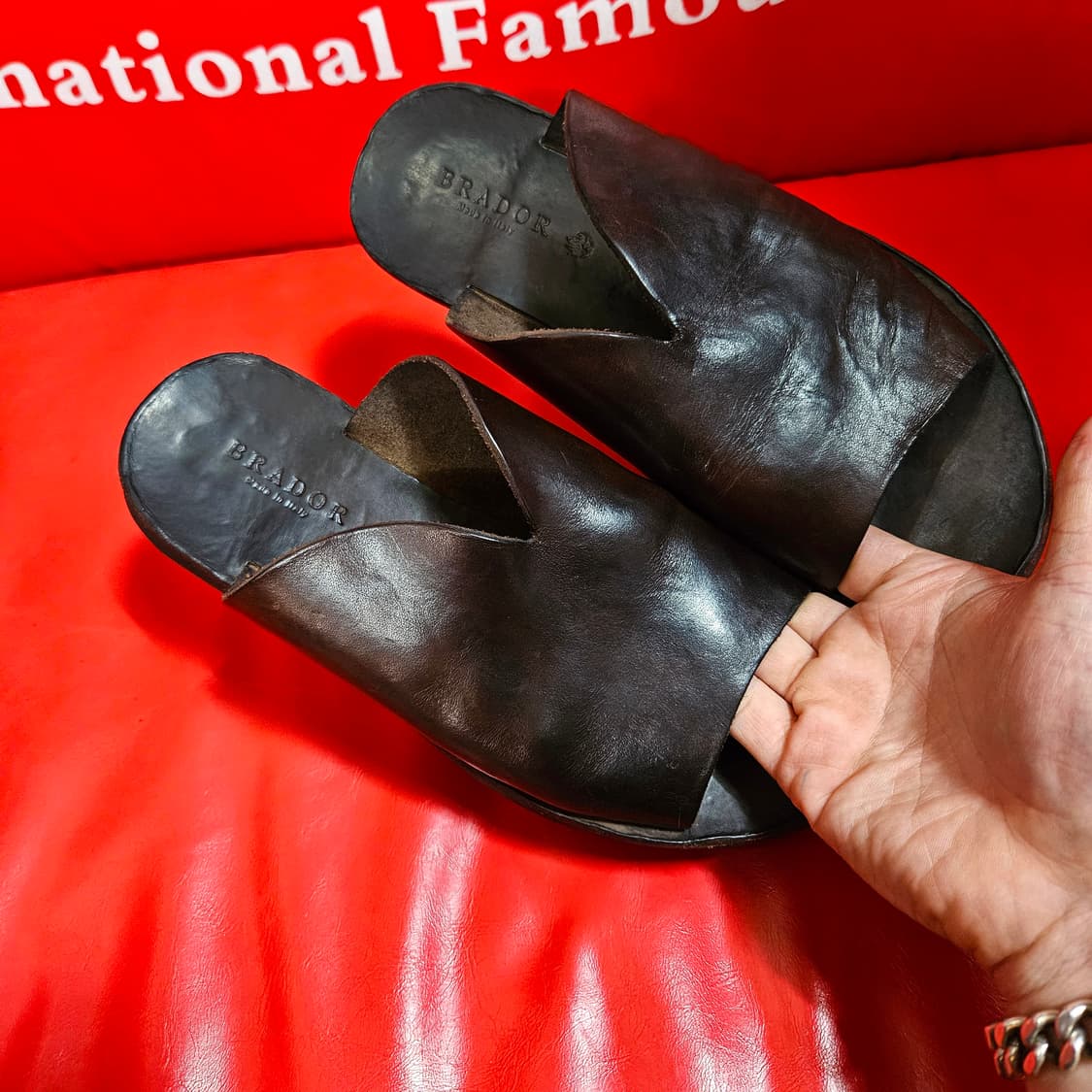 브라도르(Brador) in Italy 브이컷 가죽 슬리퍼 37.5 상품이미지2