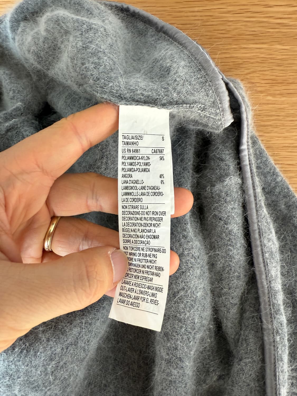 시슬리(SISLEY) 앙골라 가디건 상품이미지7