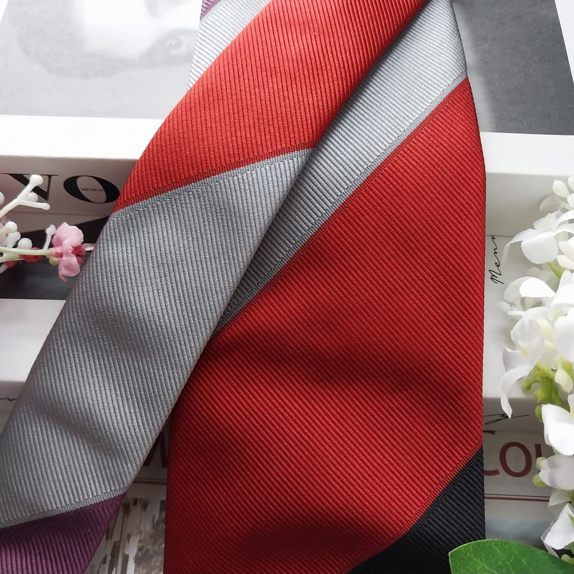 지안프랑코 페레 실크 블록 패턴 넥타이 9.6cm A+등급 K1457
 상품이미지3