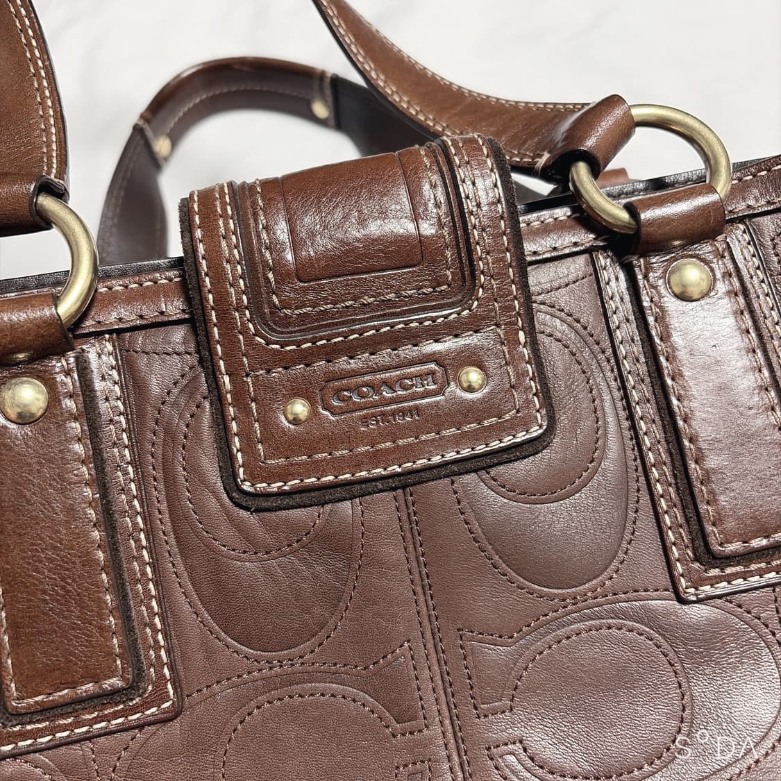 코치 시그니처 턴락 브라운 숄더백 상품이미지6