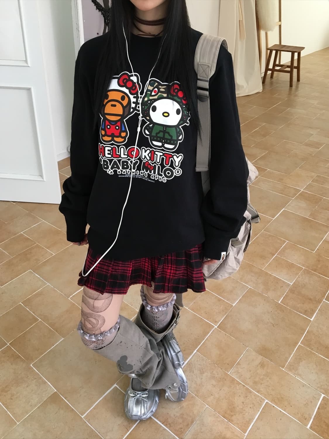 베이프 헬로키티 맨투맨 상품이미지4