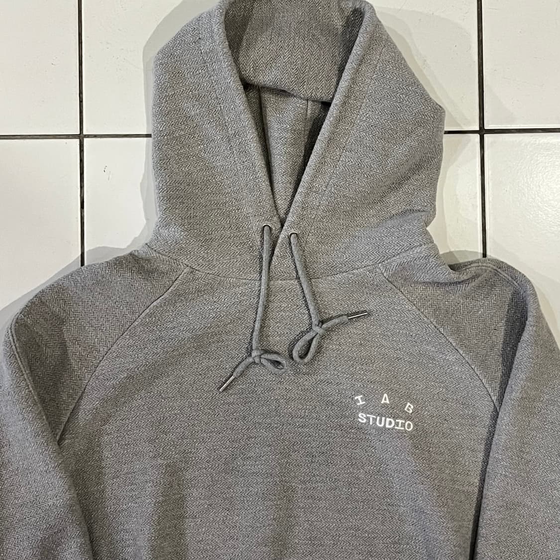 아이앱 스튜디오 헤링본 후드티 그레이 상품이미지1