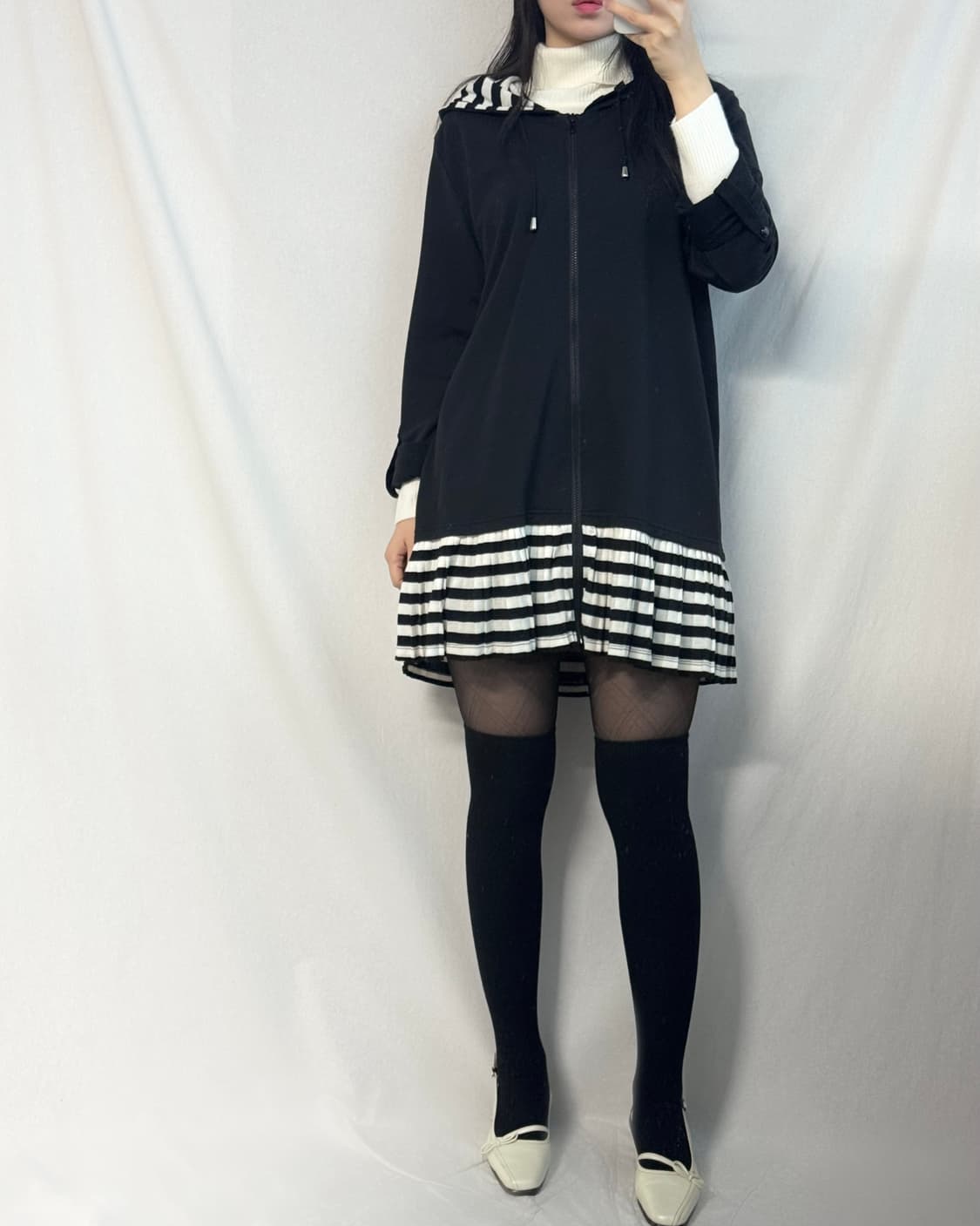 스트라이프 패턴 플리츠 디테일 롱 후디드 집업 상품이미지8
