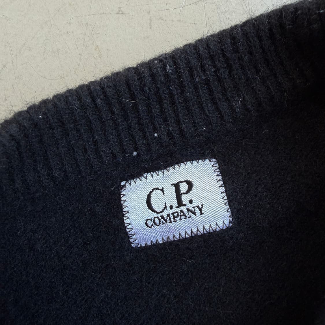 cp컴퍼니 렌즈 니트 스웨터 상품이미지5