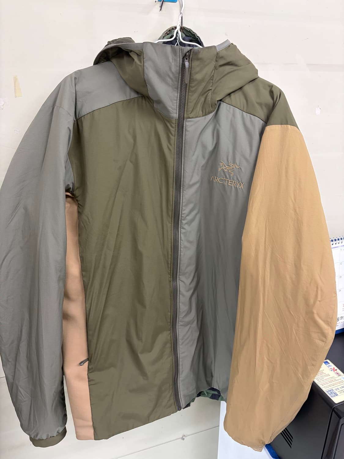 아크테릭스 아톰후디 L 판매합니다 상품이미지1