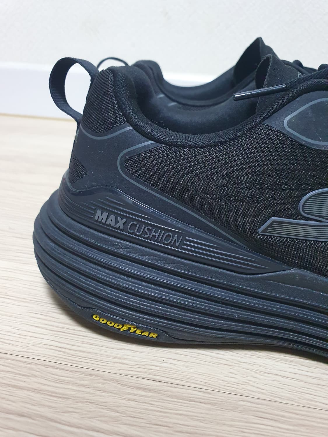 스케쳐스 맥스쿠셔닝 운동화 275 상품이미지2