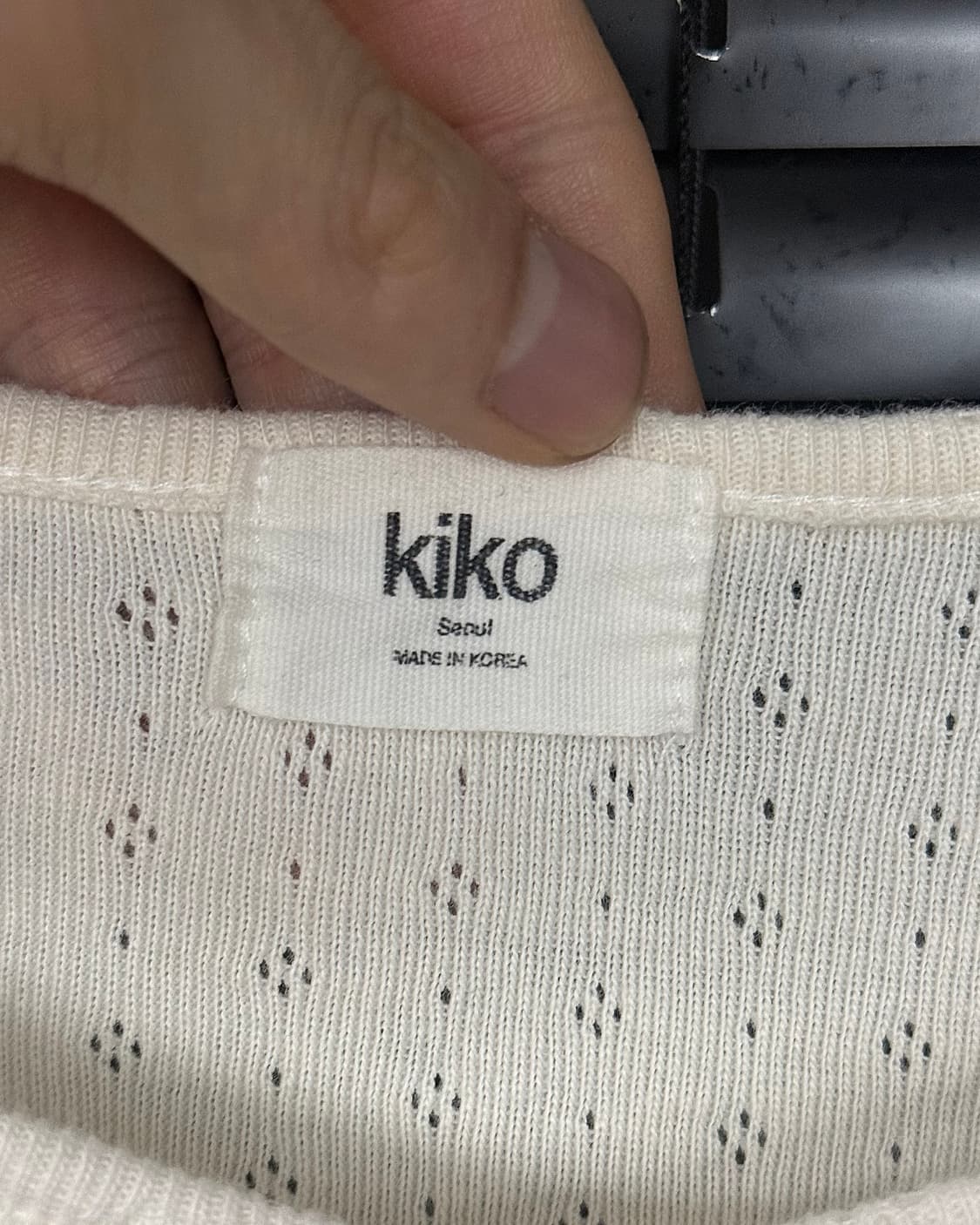 kiko 키코 펀칭 꽃 패턴 아이보리 흰색 화이트 반팔 셔링 스퀘어넥 상품이미지7