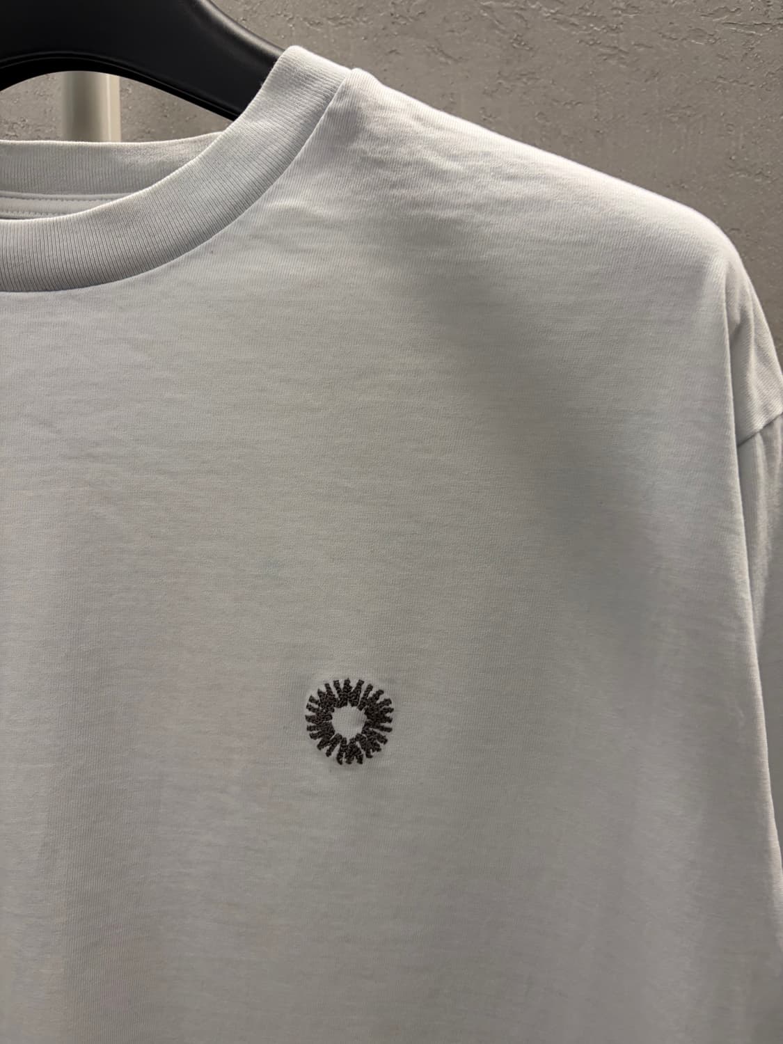 999HUMANITY 베이지 로고 긴팔 티셔츠 M 상품이미지2