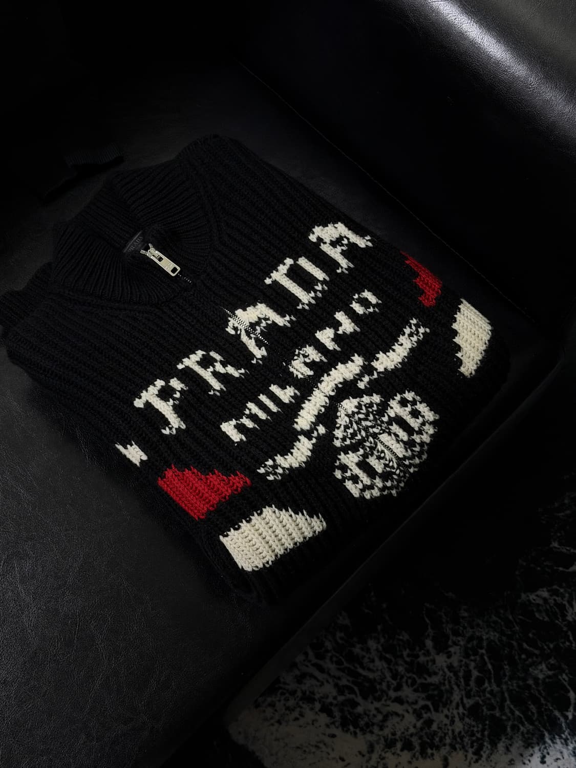 프라다 캐시미어 자카드 니트 집업 50사이즈(95-100) 상품이미지1