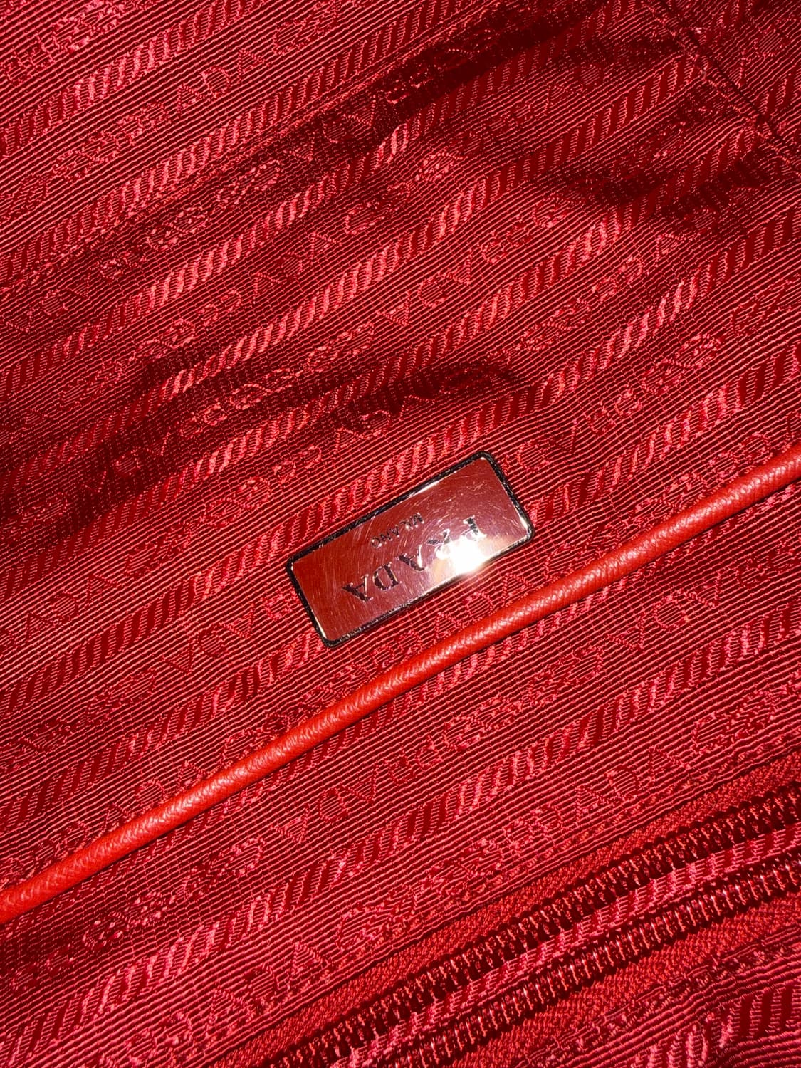 프라다 포코노 삼각로고 토드 크로스백 상품이미지3