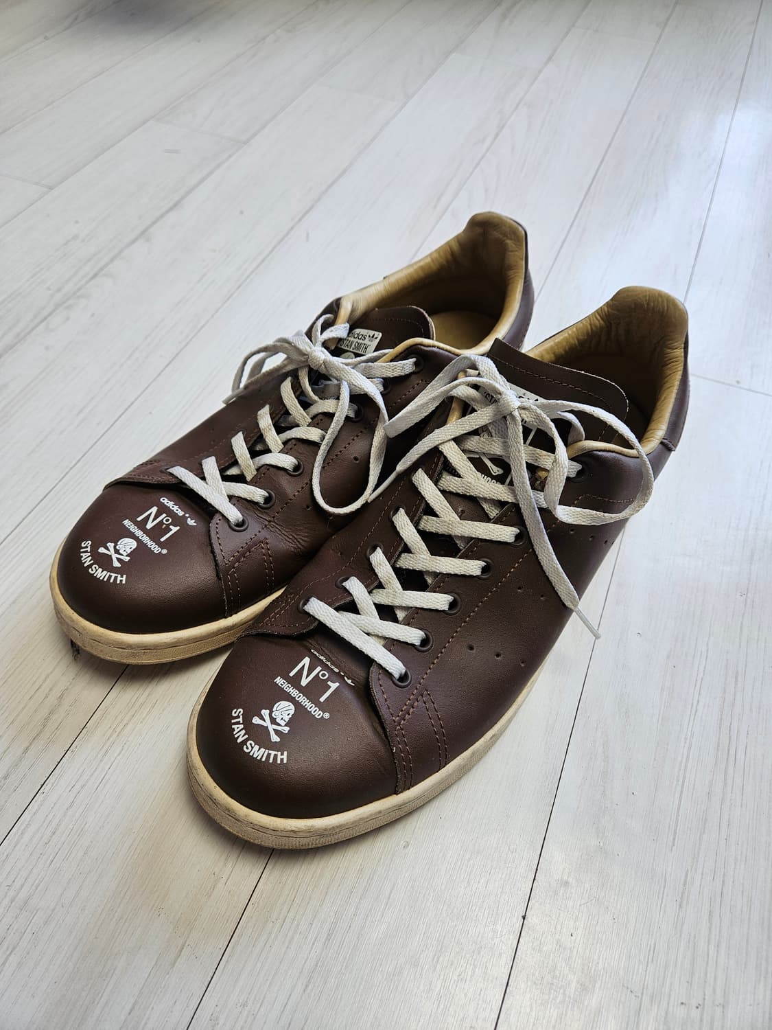 아디다스 X 네이버후드 스탠스미스 285 상품이미지1