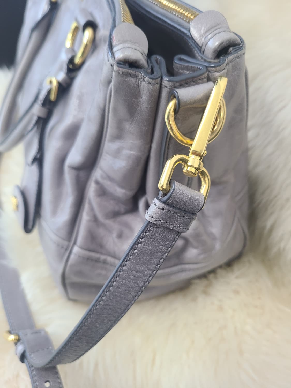 미우미우 비텔로 샤인 토트백 & 숄더백 상품이미지3