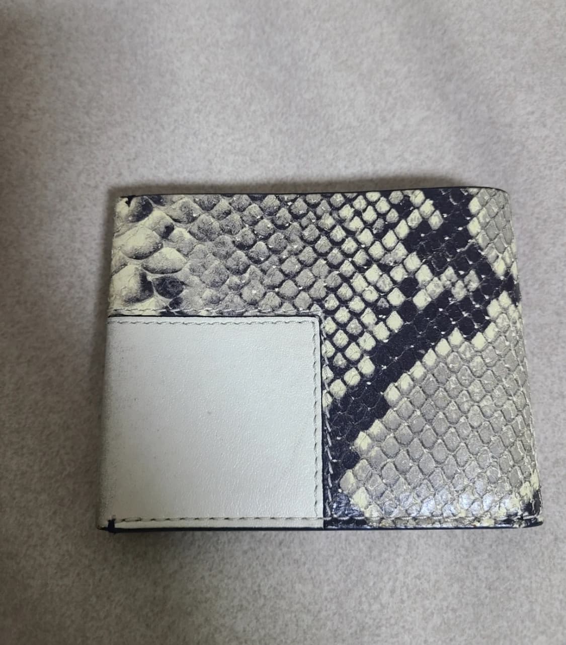 토리버치 뱀피 반지갑 상품이미지4