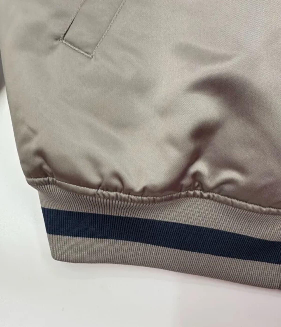 칼하트 WIP 레터링 스타디움 자켓 상품이미지4