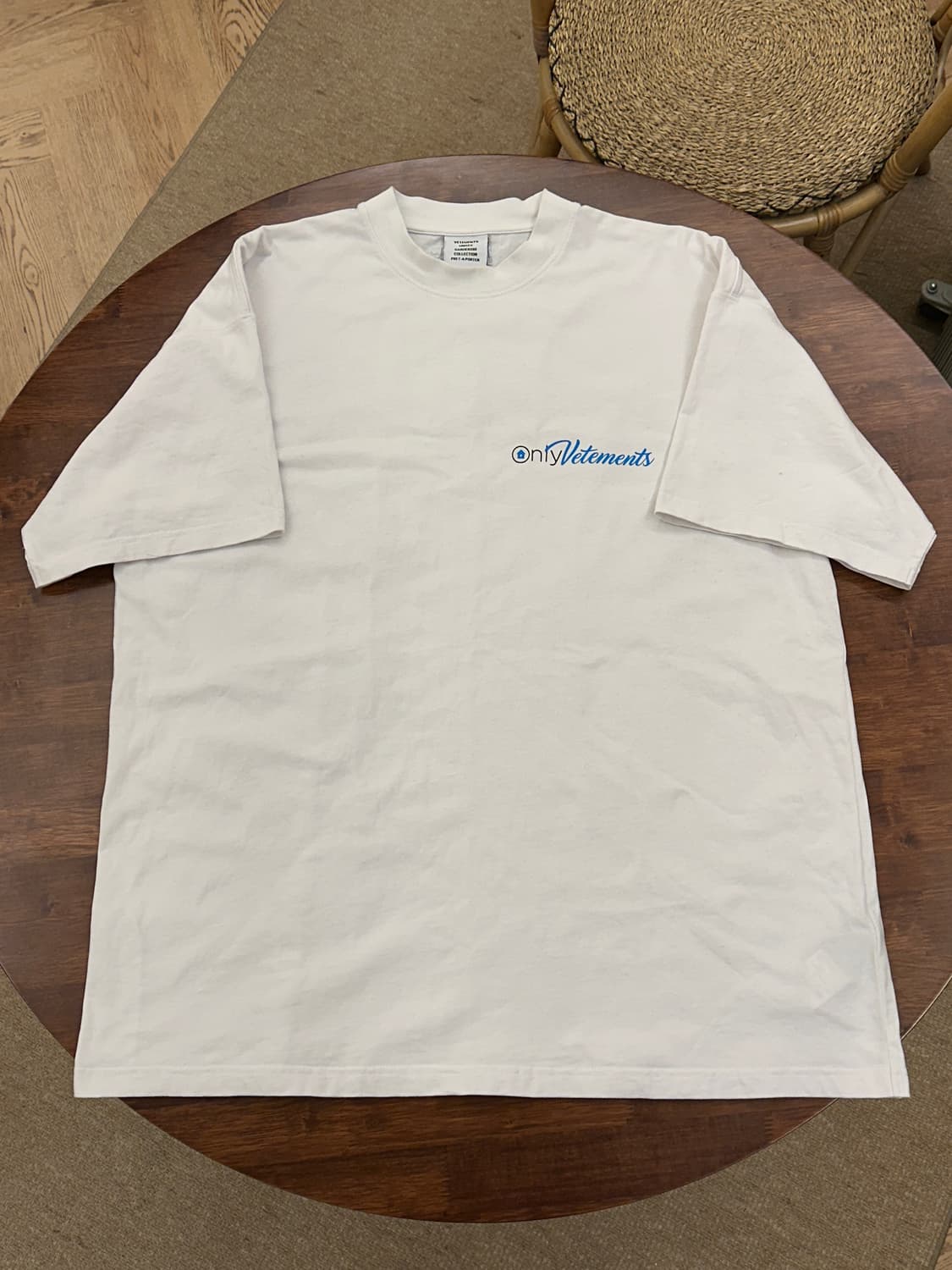 [정품] VETEMENTS 온리 베트멍 한정판 화이트 티셔츠 오버핏 S 상품이미지1