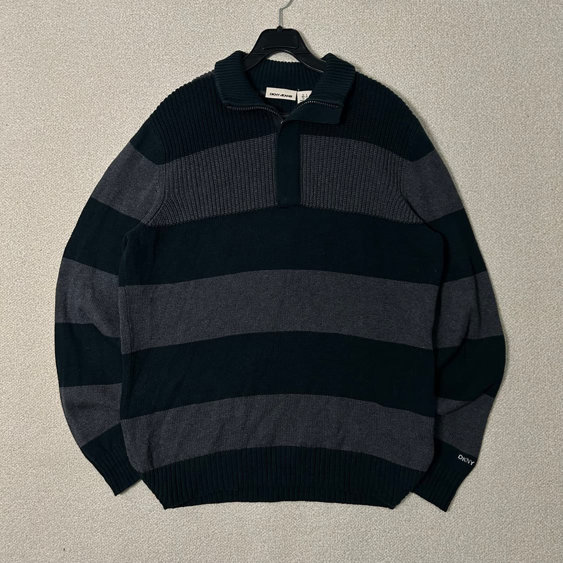 (S) DKNY 스트라이프 니트 반집업 상품이미지1