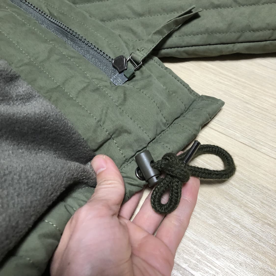 (105-110) 파머스 마켓 퀼티드 숏 피시테일 파카 올리브 숏 개파카 상품이미지4