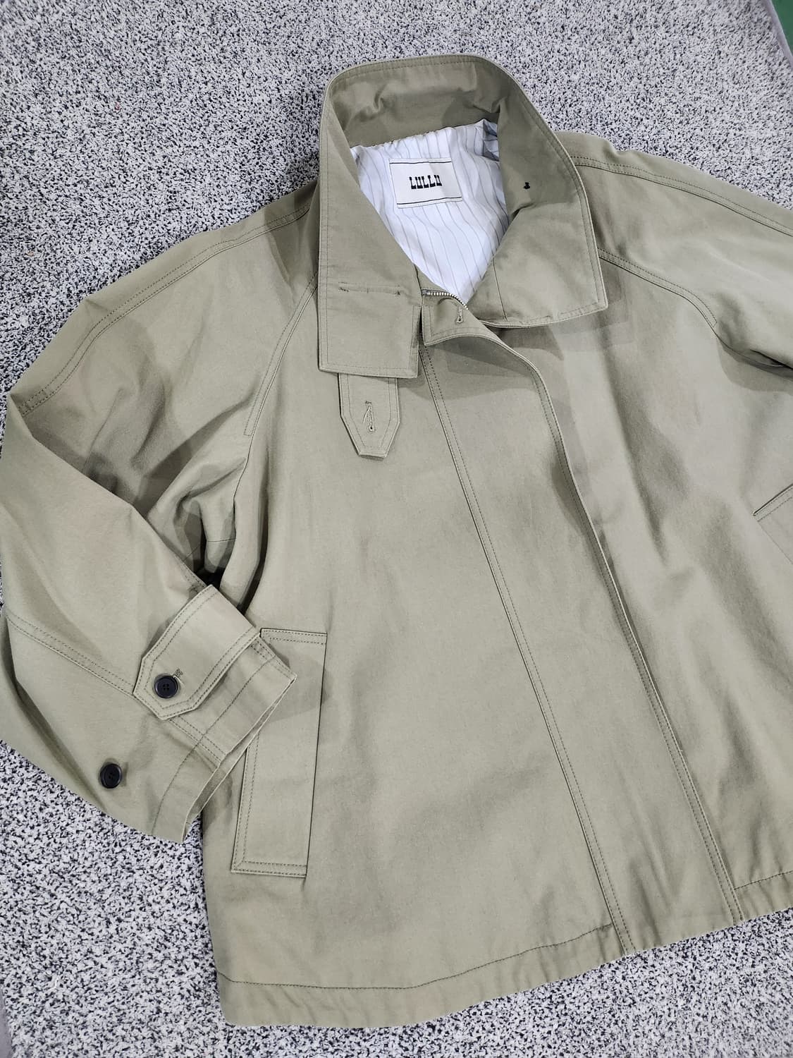 LULLU 케이프 숏 트렌치 점퍼 상품이미지5