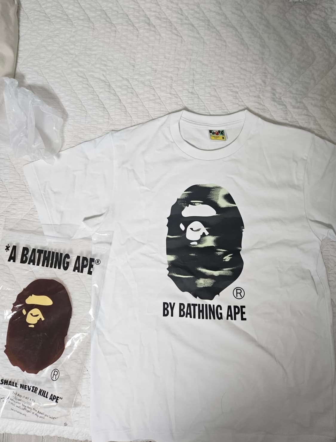 베이프 반팔티  상품이미지1