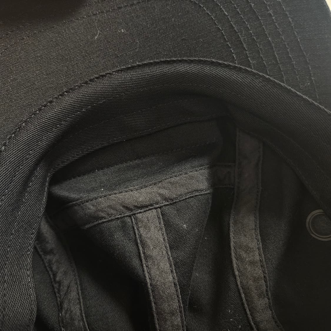 슈프림 밀리터리 캠프캡 블랙 23FW 팝니다. 상태좋음 상품이미지4