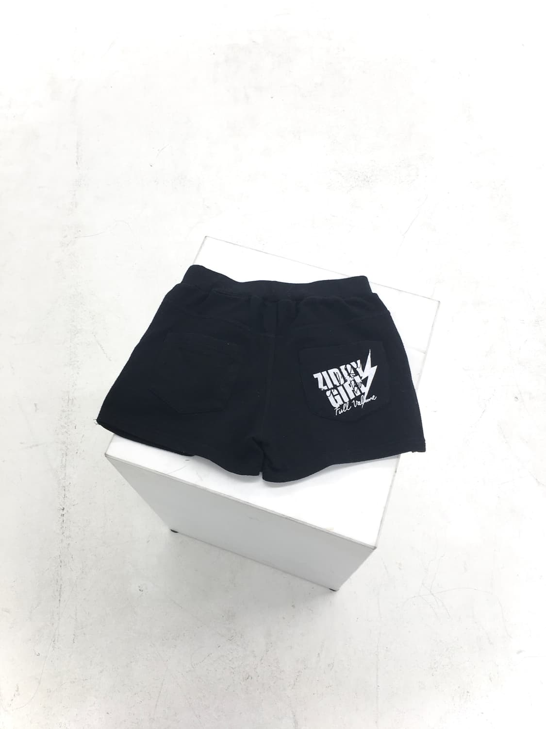 stud lettering shorts skirt 상품이미지5