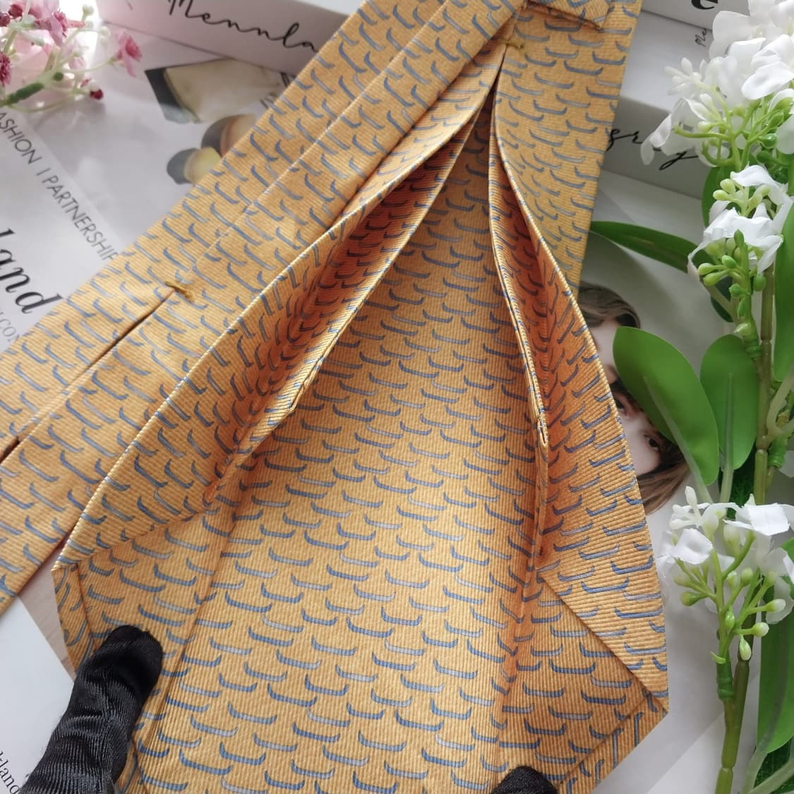 불가리 실크 옐로우 세븐폴드 패턴 넥타이 8.9cm A+등급 K1770
 상품이미지6