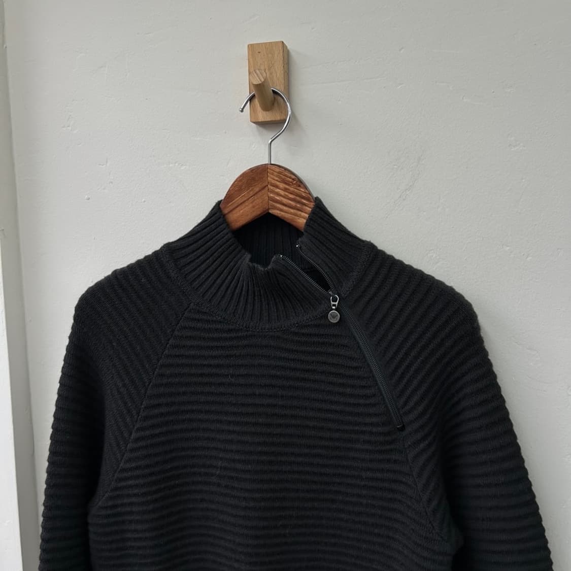 16728 - 아르마니 사선 집업 울 니트 (울 60%) 상품이미지1