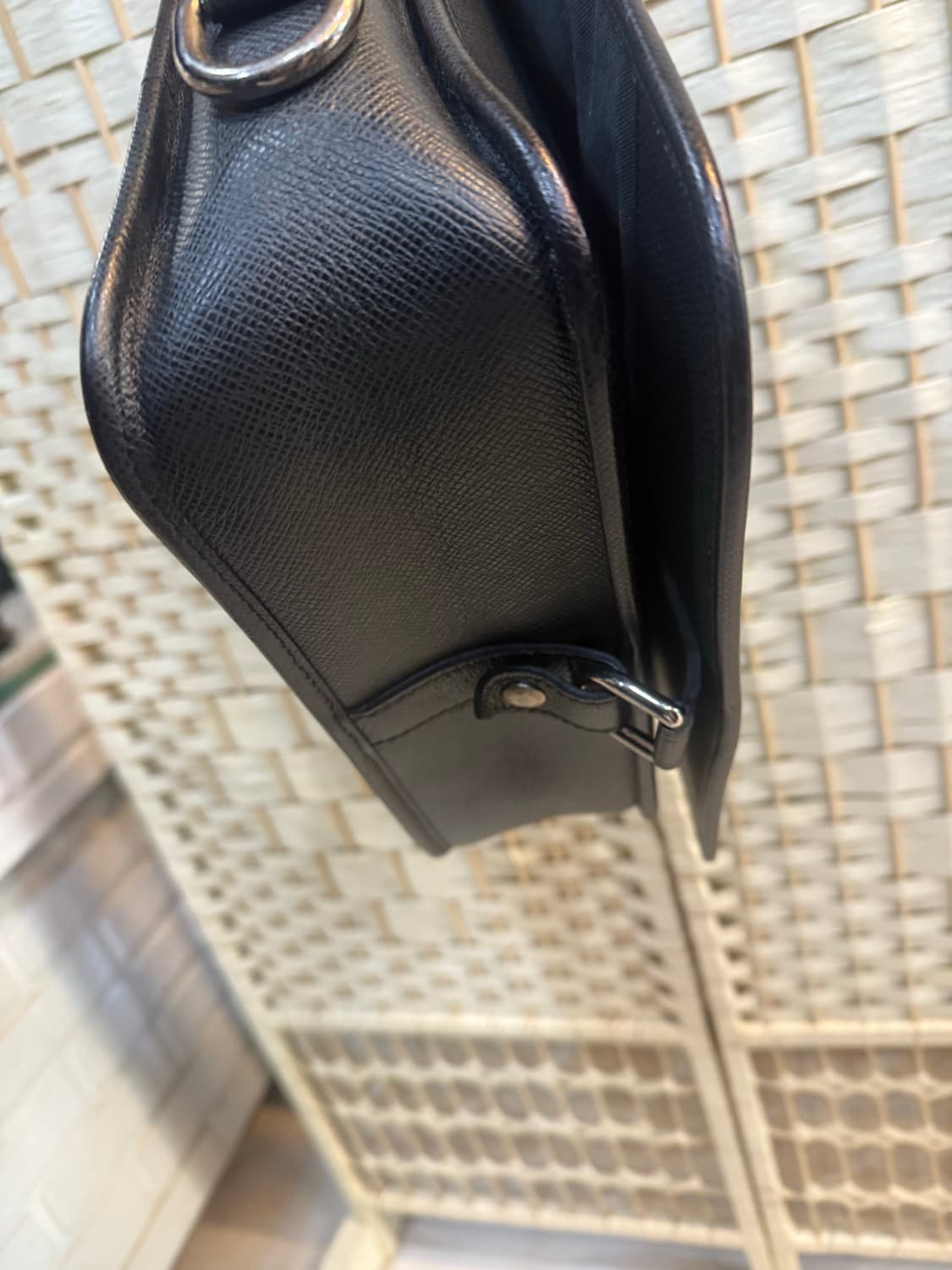 정품 루이비통 타이가 로만 메신저백 팝니다 상품이미지6