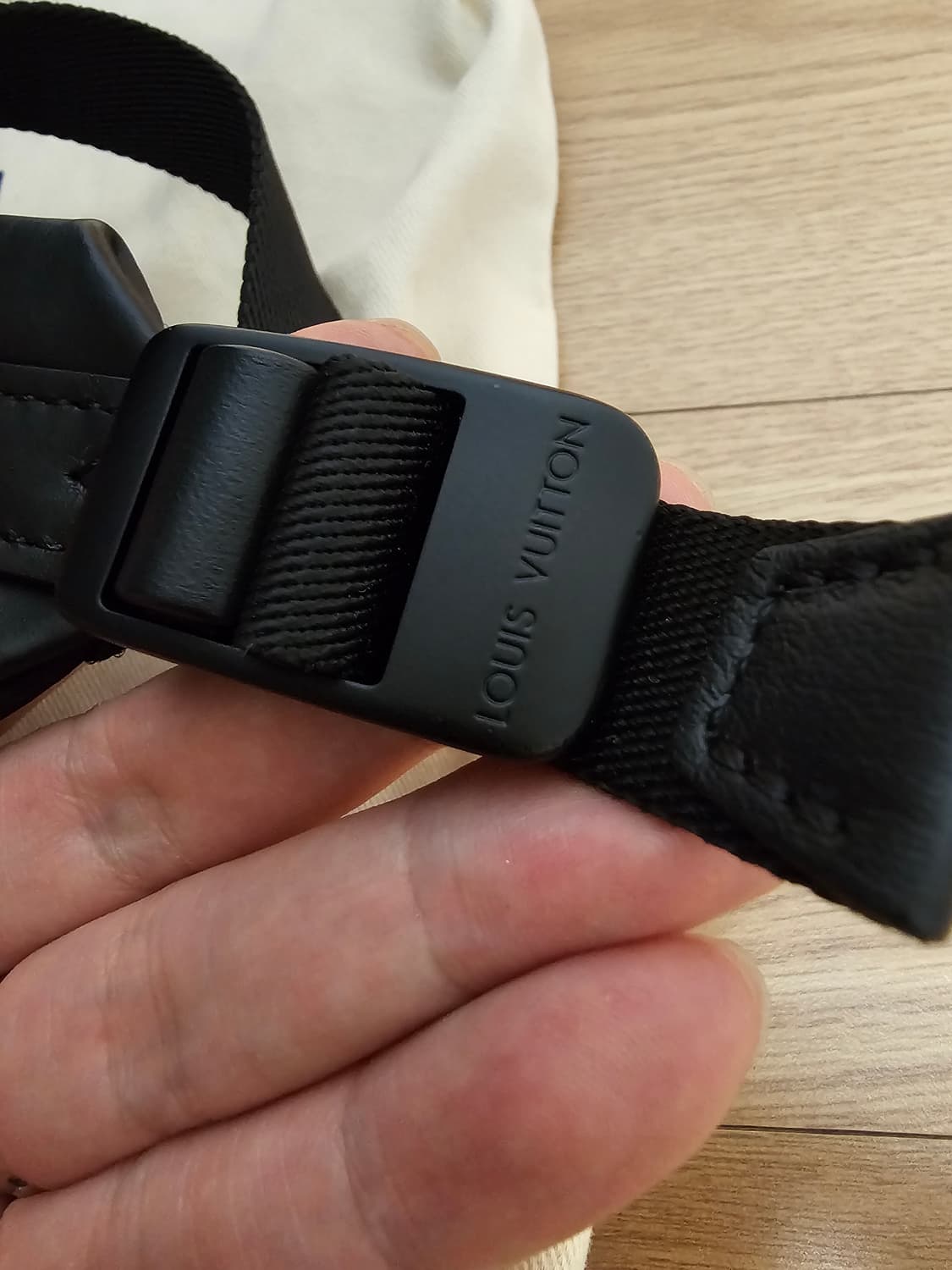 루이비통 올레더 모노그램 디스커버리 쉐도우 백팩 24년11월 상품이미지7