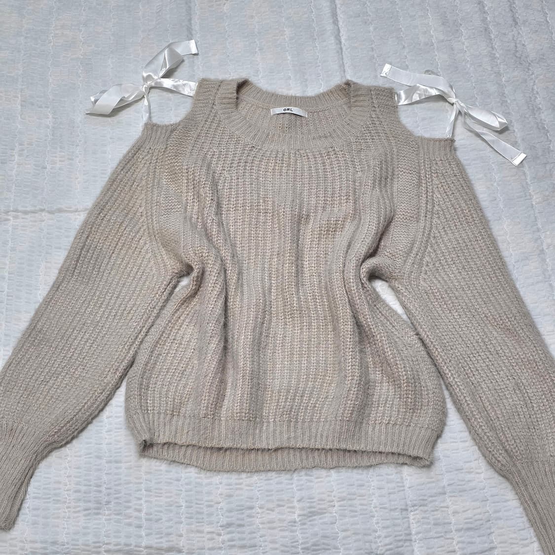 양지뢰st 스나계 리본 오프숄더 니트스웨터 상품이미지1