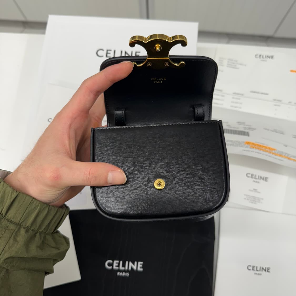 [25년] 셀린느 미니 클로드 크로스백 블랙 상품이미지5