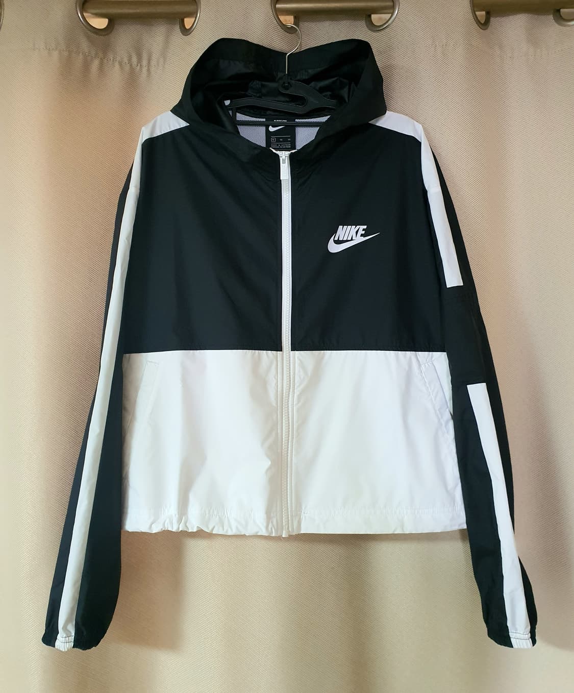 나이키 여성 우븐 크롭 자켓 66 상품이미지1