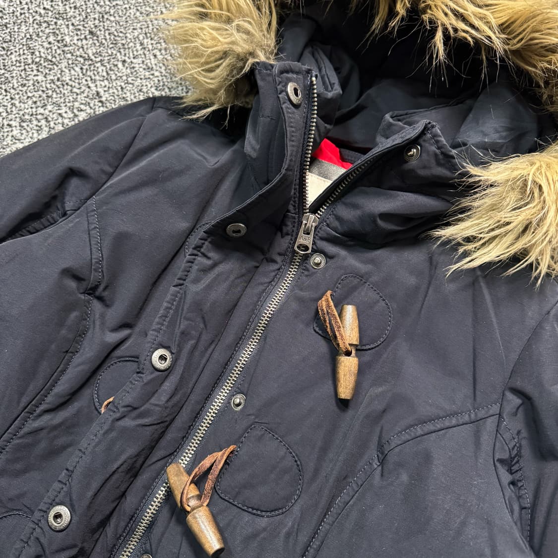 Name : 아베크롬비 울프죠 쓰리버튼 퍼 크롭 숏패딩 :)  상품이미지3