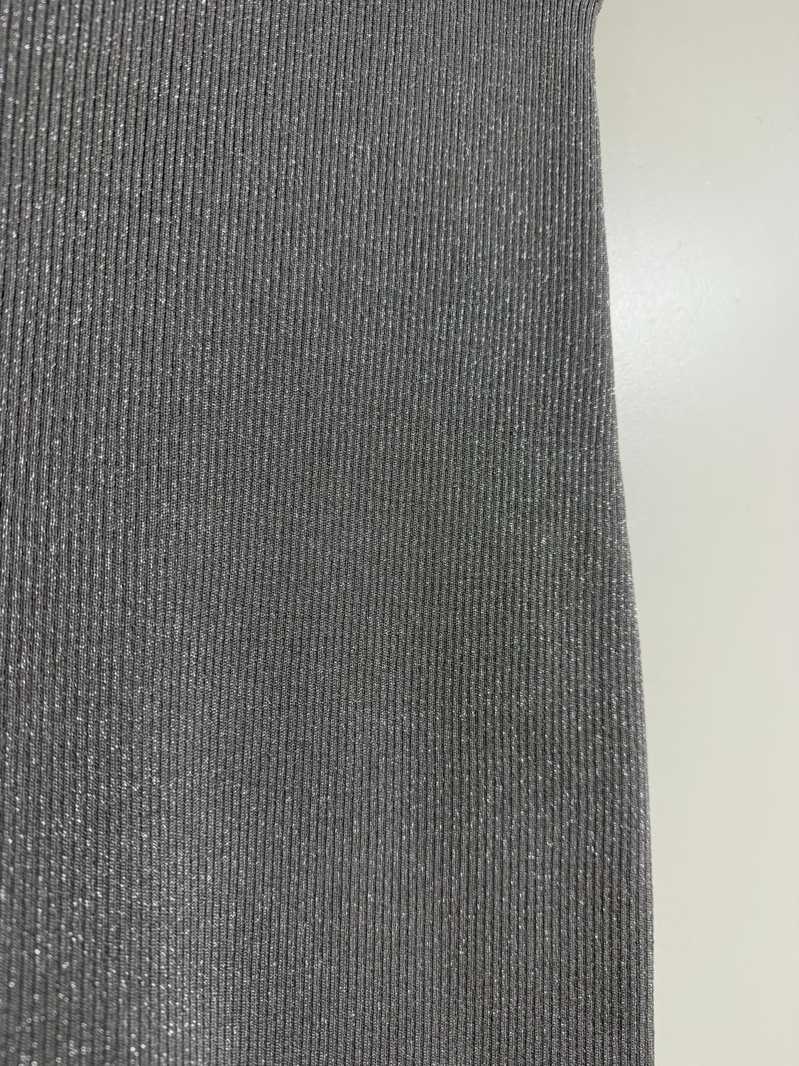 산드로(Sandro) 메탈릭 그레이 골지니트 스커트 상품이미지2