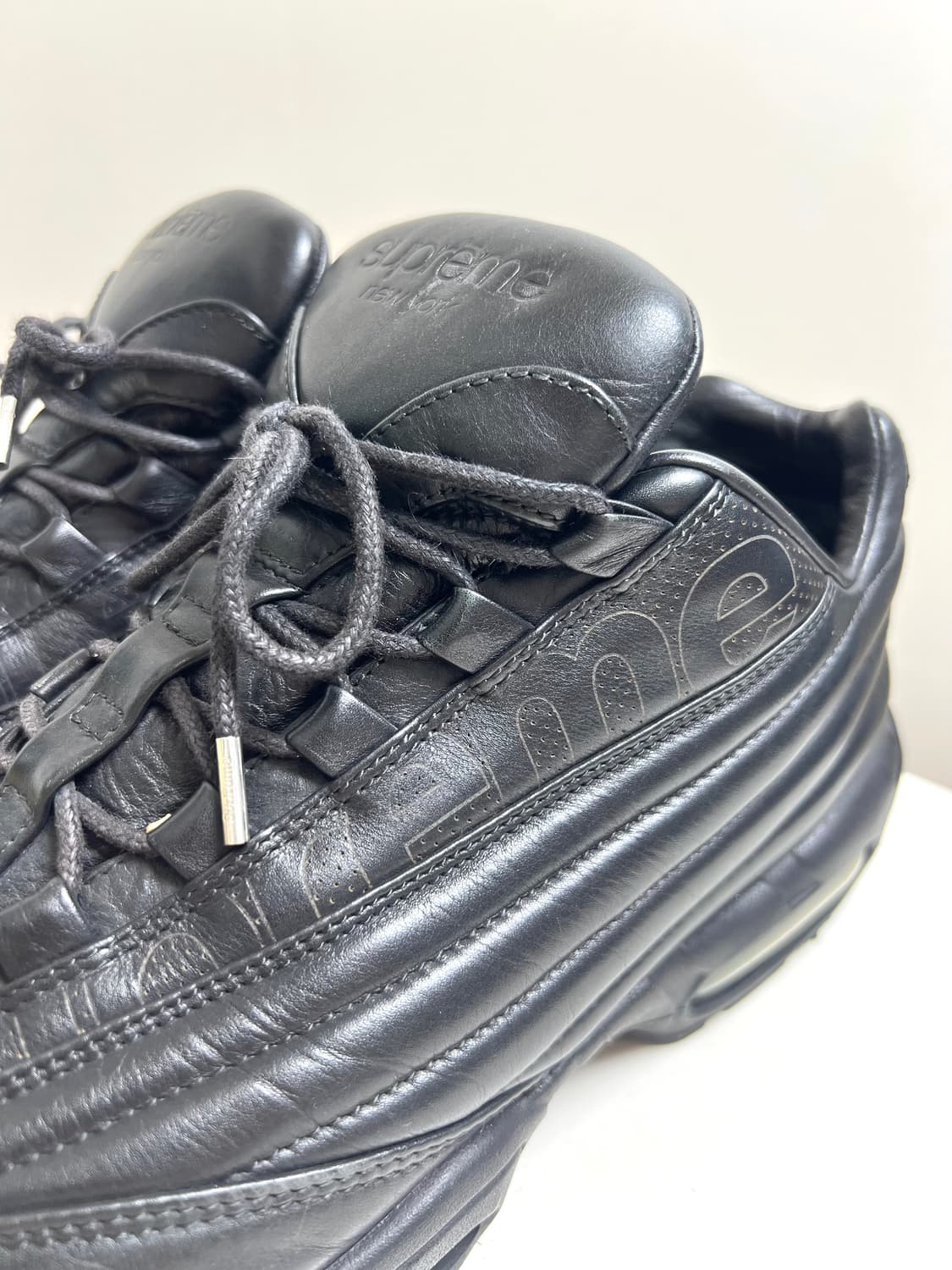 [280] 나이키 x 슈프림 에어맥스 95 럭스 트리플 블랙 상품이미지2