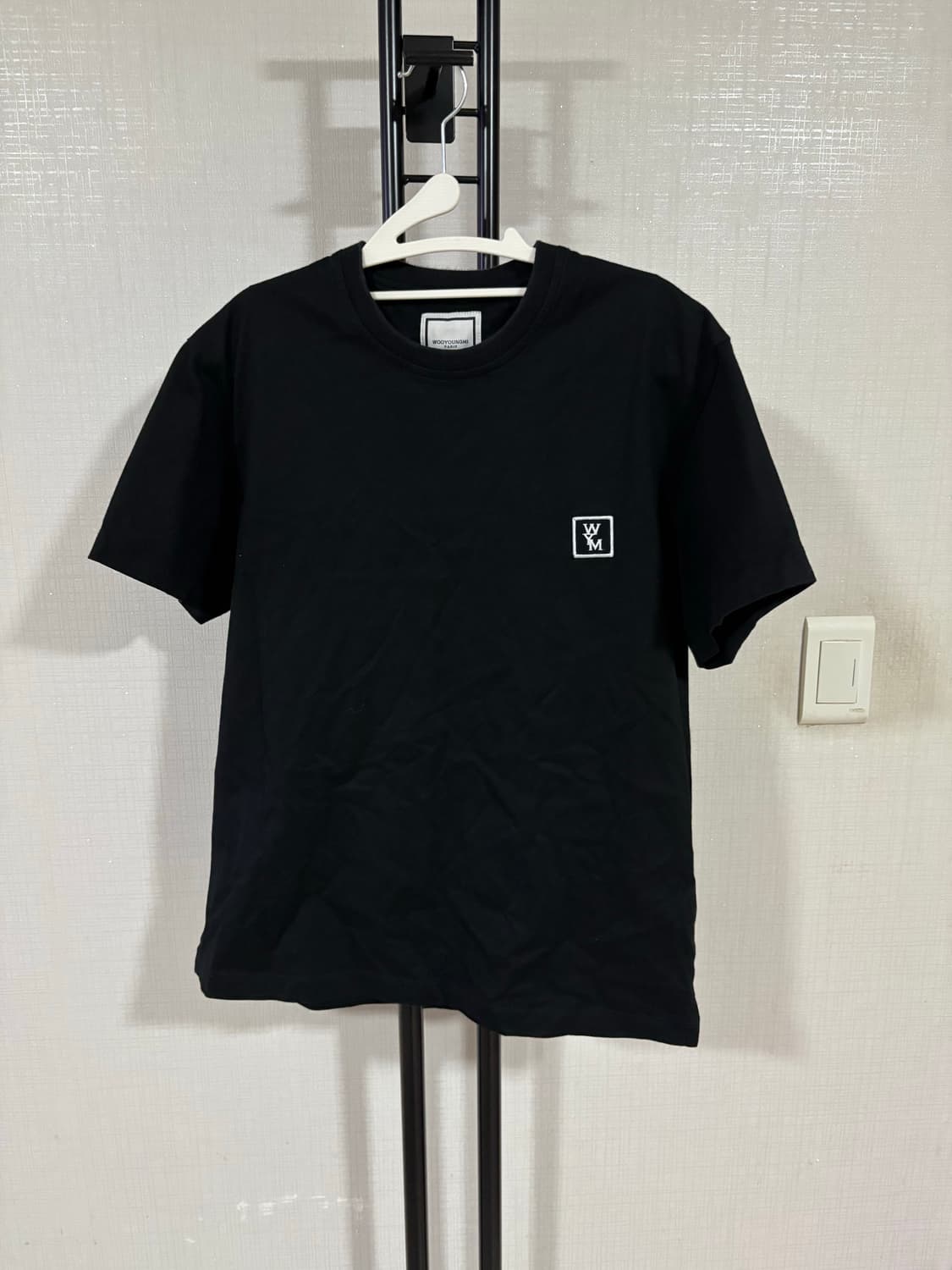 우영미 백로고 반팔 블랙 상품이미지2