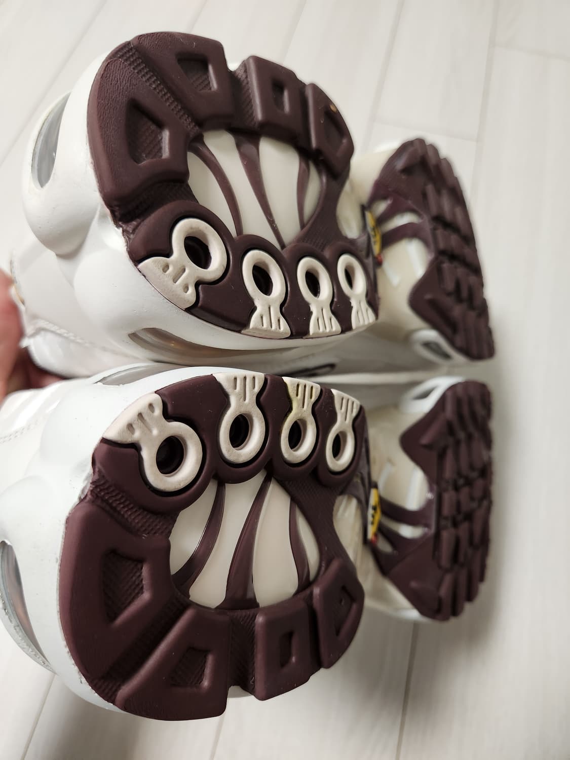 나이키 에어 맥스 플러스 프리미엄 운동화 런닝화 HF3181-001 사이 상품이미지8