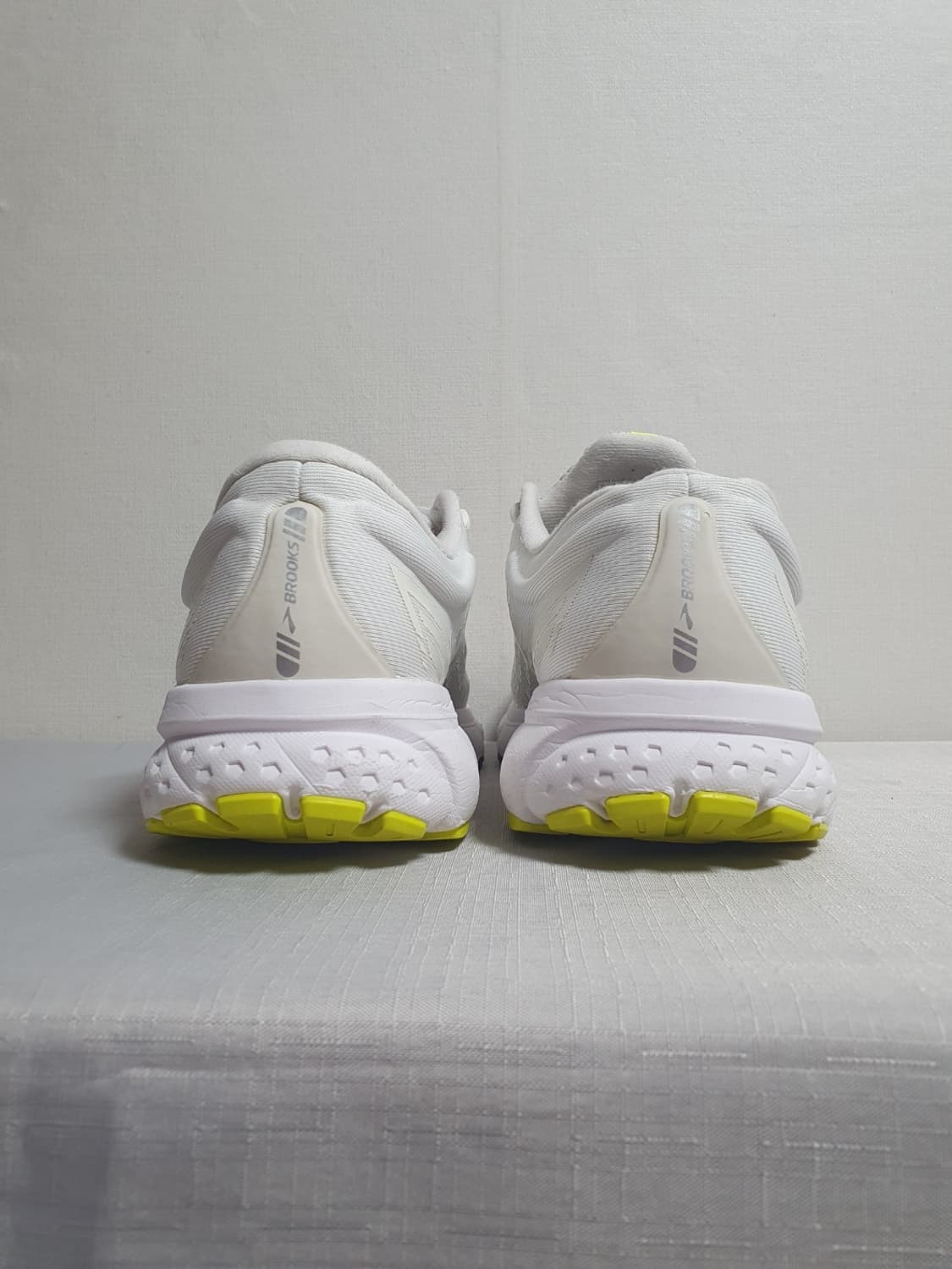 택포 300mm 브룩스 러닝화 고스트13 화이트 운동화 상품이미지4