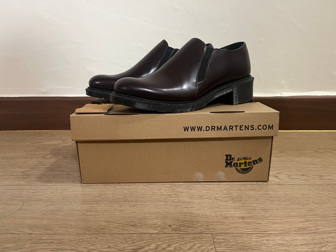 닥터마틴 로지나 새제품 230size 상품이미지1