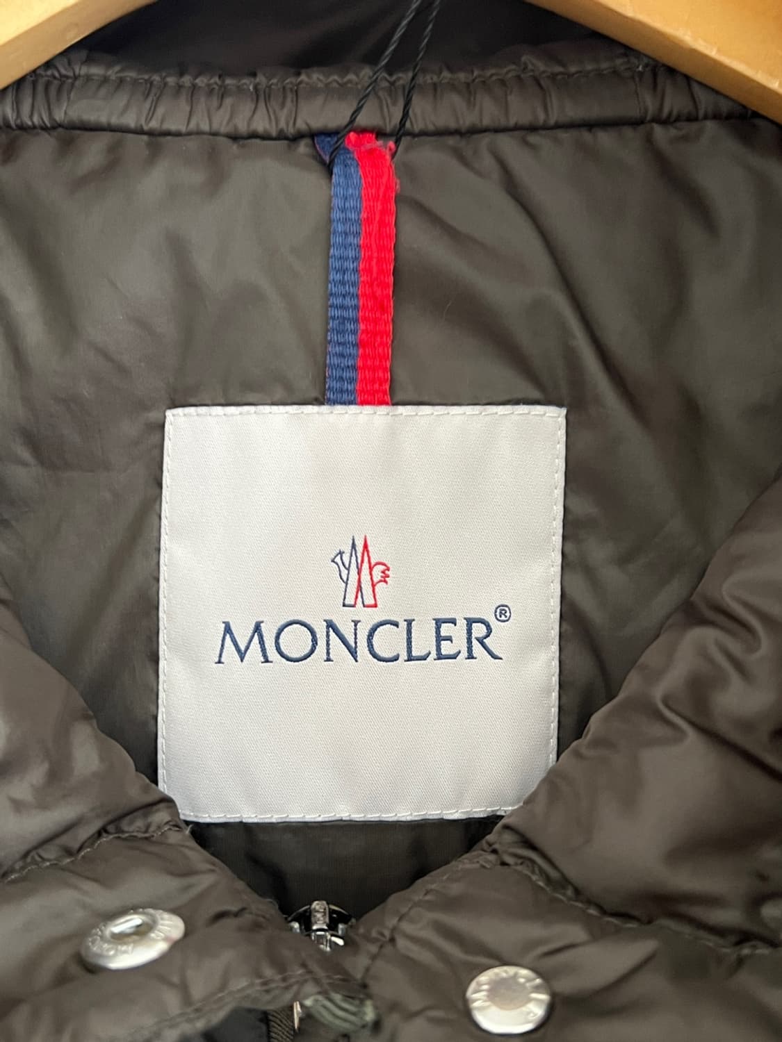 몽클레어 패딩자켓 상품이미지3