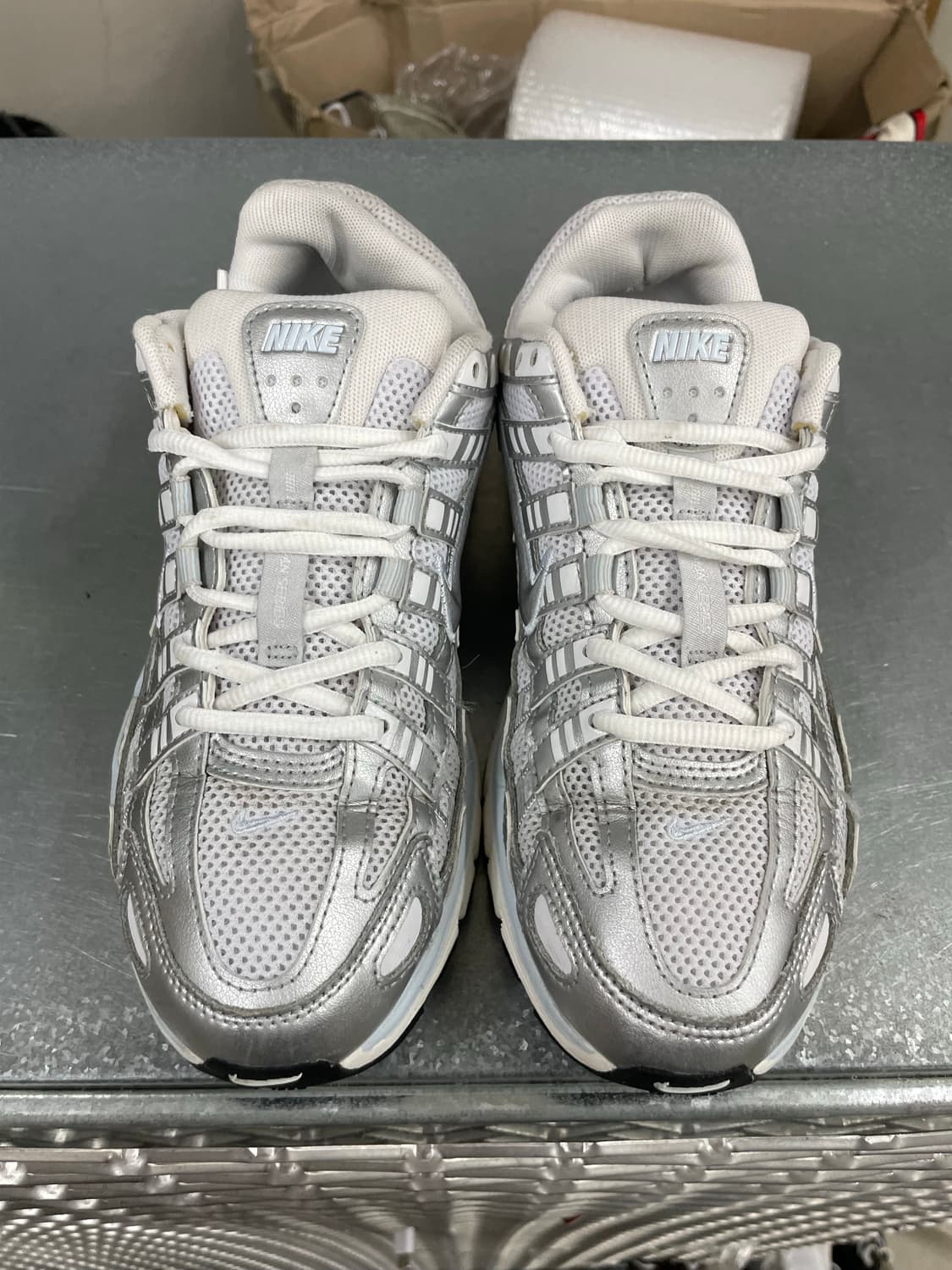 나이키 P-6000 메탈릭 실버 245 상품이미지5