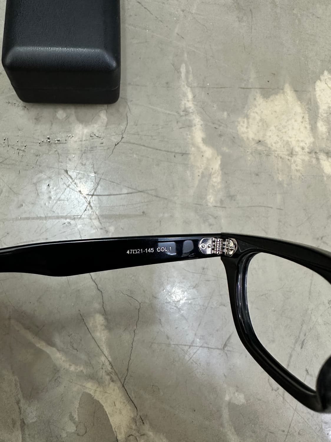 애쉬컴팩트 베이커 R 47 블랙 안경 판매합니다 상품이미지5