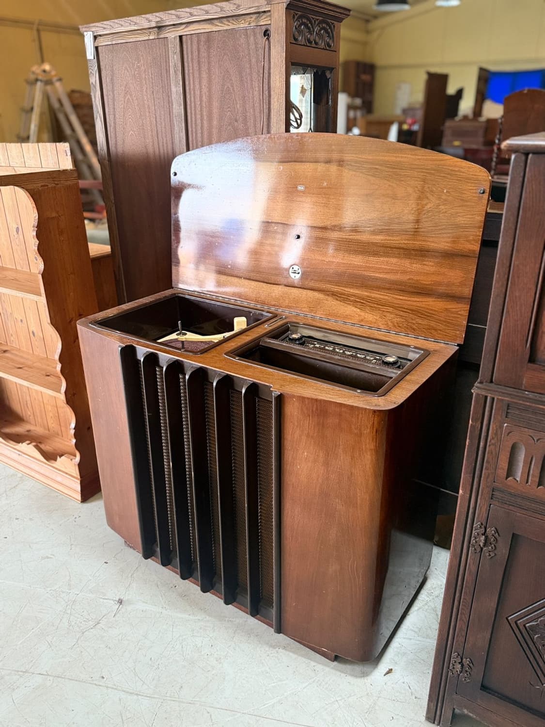 50s~60s 영국 RGD
미드센추리 턴테이블 오디오 콘솔 상품이미지2